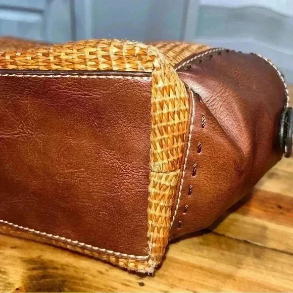 Fossil Woven Straw look Boho circle handle hand bag purse with shoulder strap - Picture 9 of 15